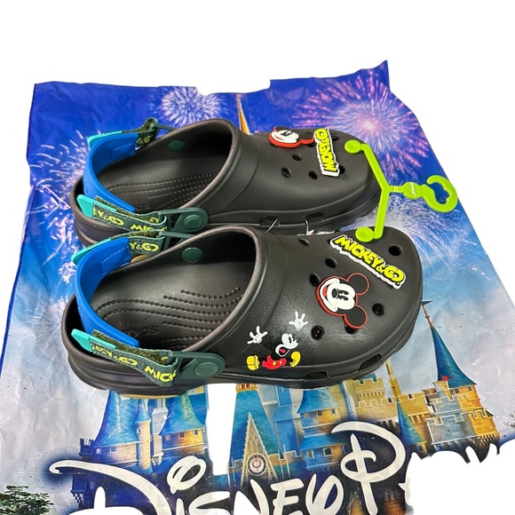 2023 Disney Crocs Mickey Mouse & Co Crocs Size M 7 W 9 - Picture 3 of 4